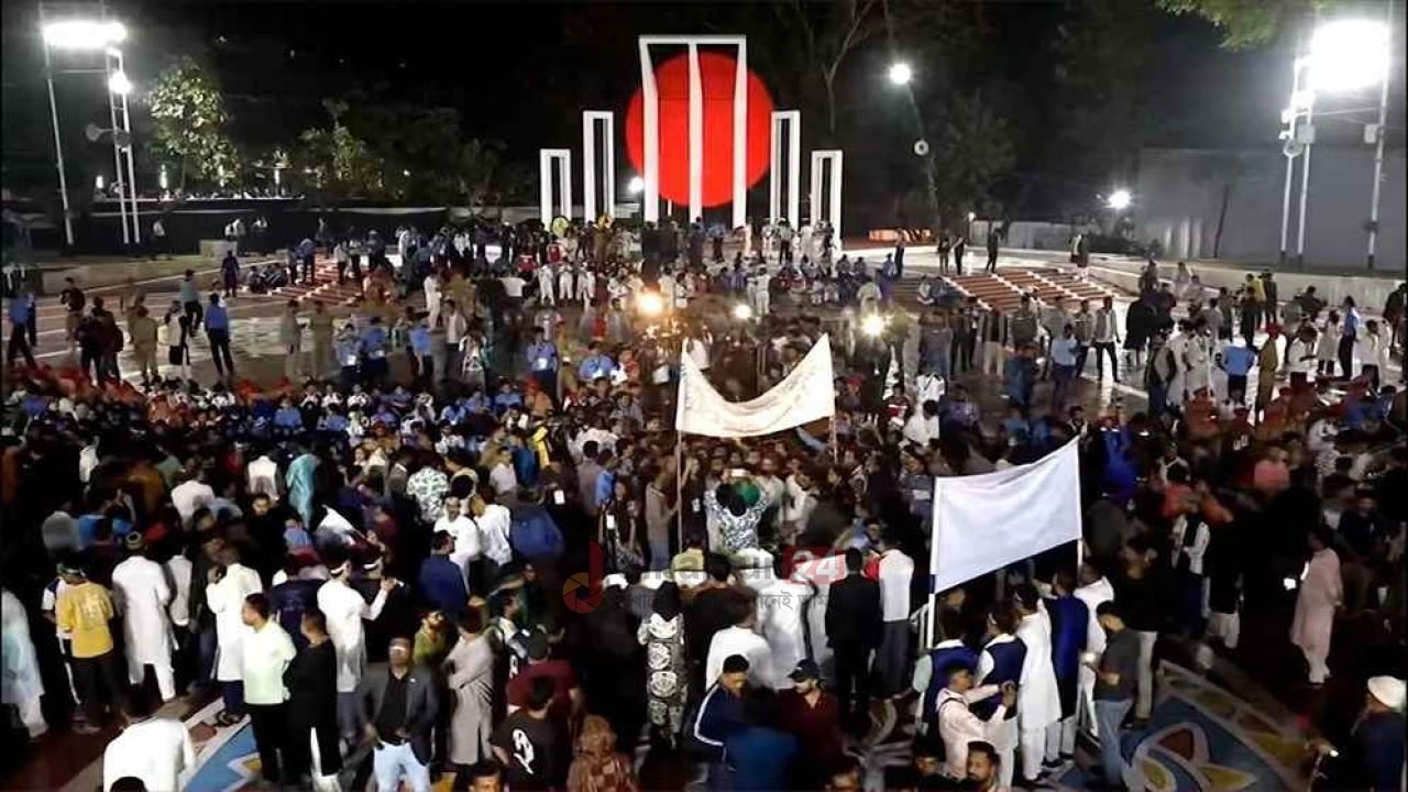 ভাষাশহীদদের প্রতি সর্বস্তরের মানুষের শ্রদ্ধা