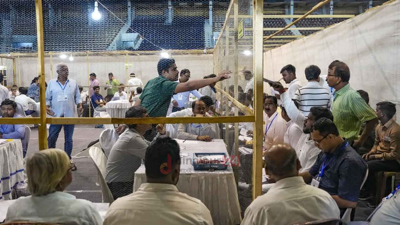 পশ্চিমবঙ্গে ১৮৩ আসনে বিজেপি, তৃণমূল এগিয়ে ১০২টিতে
