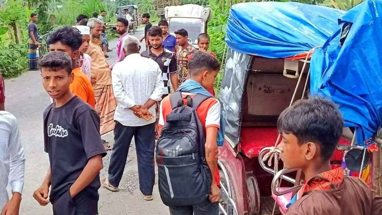 খানসামায় অটোরিকশা ও গরুবাহী টেম্পুর মুখোমুখি সংঘর্ষে অটোচালক নিহত