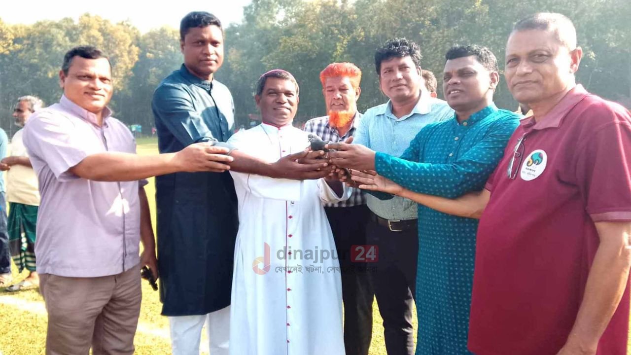 বিরামপুরে আদিবাসীদের আন্ত:জেলা ফুটবল টুর্ণামেন্ট শুরু